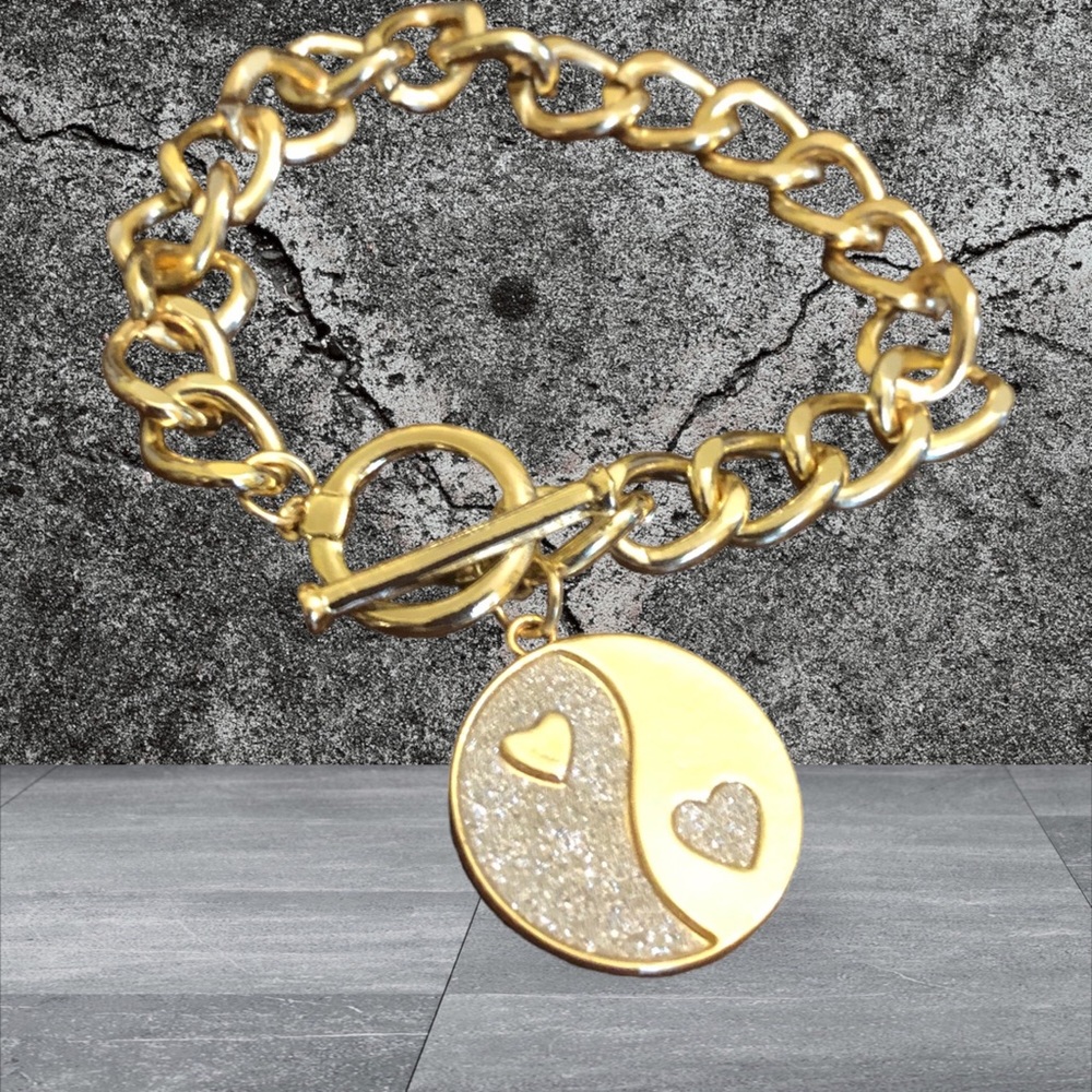 Link Bracelet with Yin Yang Charm 7" Toggle Closure Women's Gold Tone - Picture 5 of 8